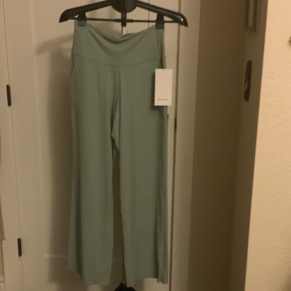 NWT lululemon Align HR wide leg pant 31” Size 8 sage/sea foam - Picture 1 of 5